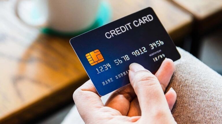 How Can Credit Cards Help You With Your Financial Problems