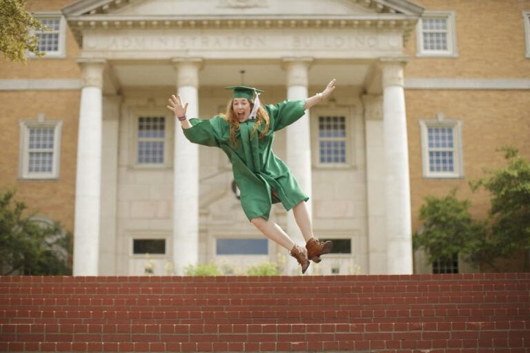 5 College Majors That Will Help to Build Your Business