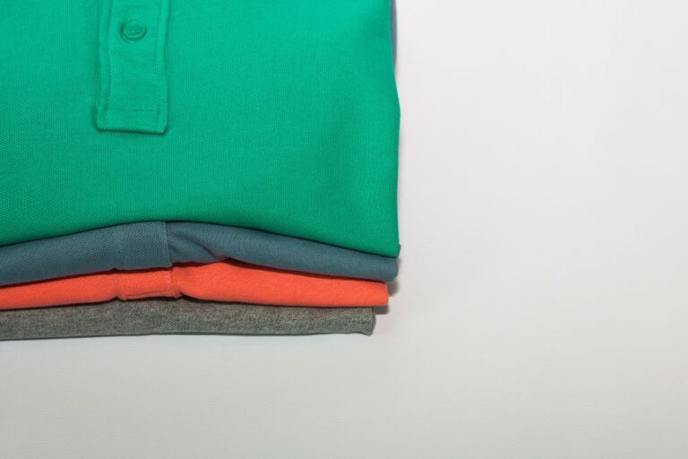 How to Make Profit by Buying Apparel from T-Shirts Wholesalers