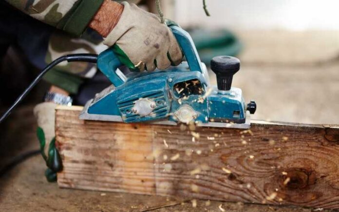 The Advantages of Using an Electric Planer