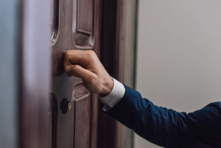 A Quick Review of Door-to-Door Marketing in Real Estate