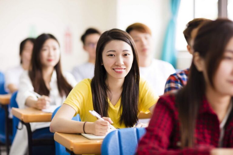 Is Singapore a good place to learn English?