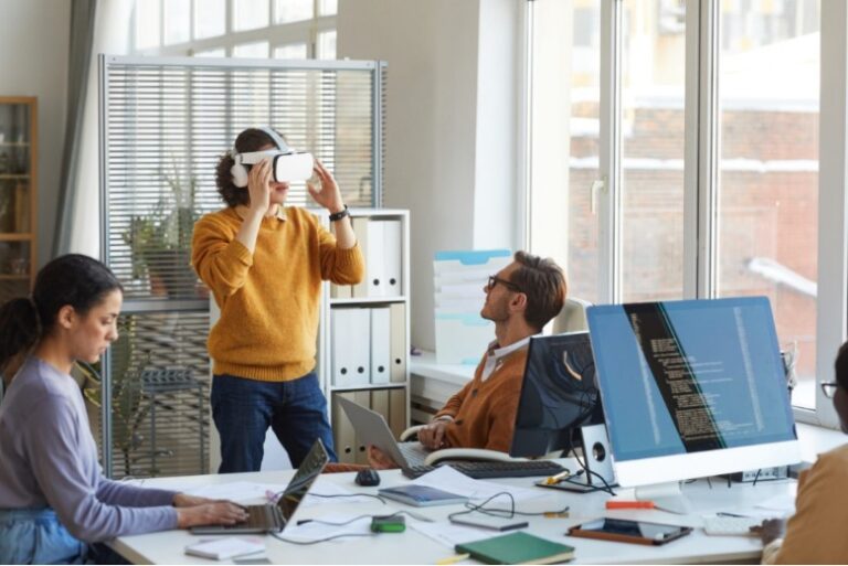 4 Factors That Play An Important Role In Virtual Reality Software Development