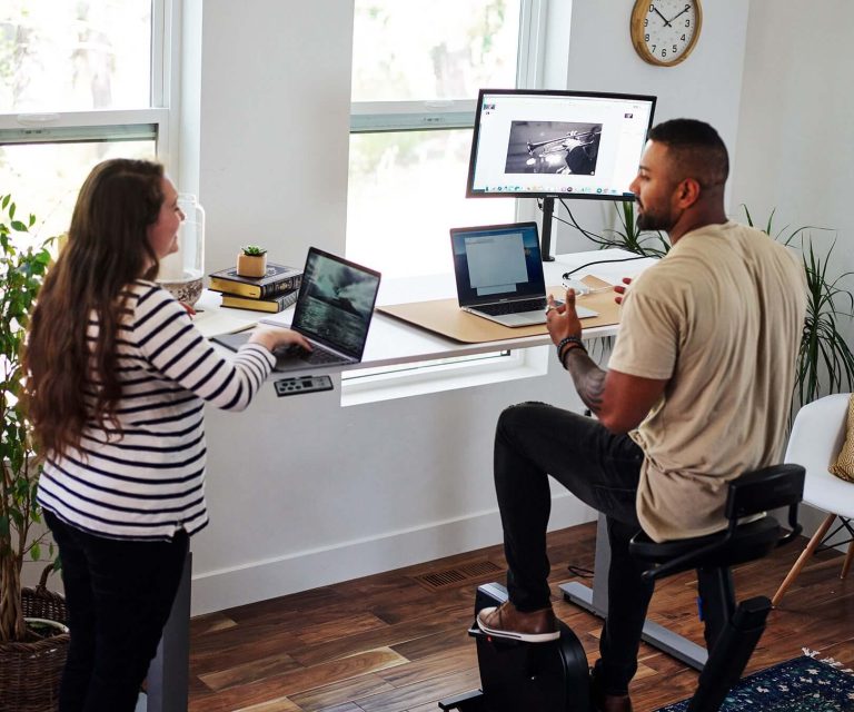 5 Health Benefits Of A Sit-Stand Desk