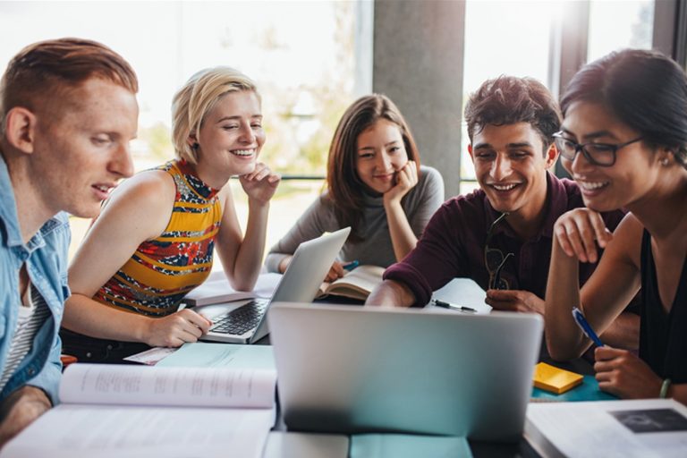 Mastering the Future: Trends and Developments in Machine Learning Education in the USA