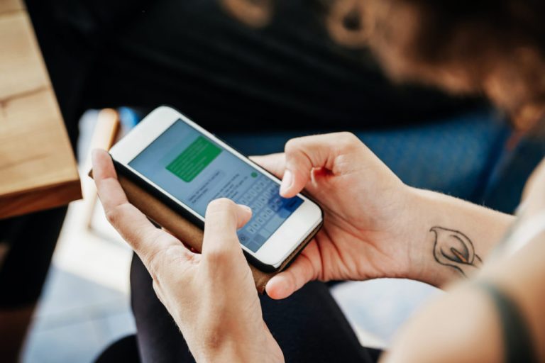 Effective Strategies for Texting Large Audiences