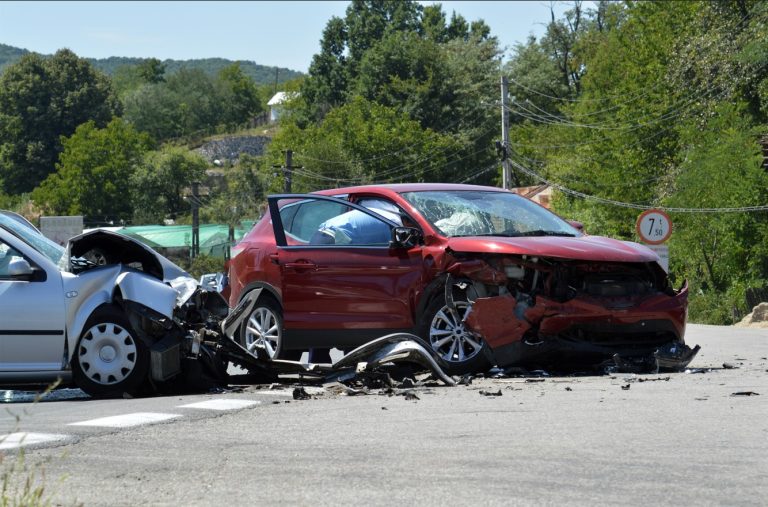 How a Los Angeles Car Accident Lawyer Helps You Recover Lost Wages