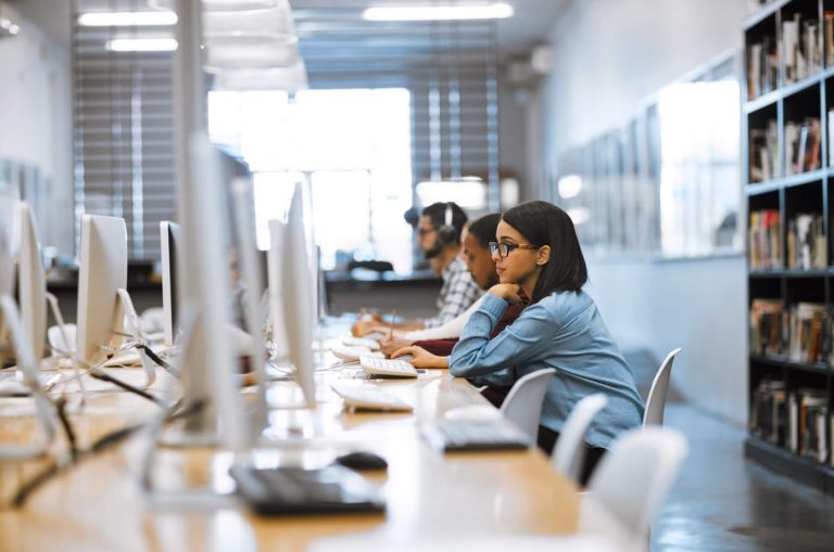 Smarter Discovery: How E-Libraries Make Finding Books Easier